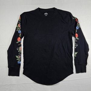 Hollister Long Sleeve Crew Shirt Womens XS Black,‎ Flower Graphics Down Sleeves